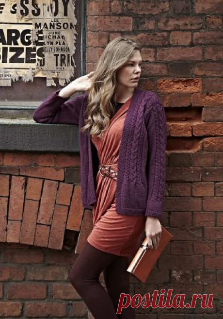 Вязание жакета с косами Cabled, Designer Knits Вязание жакета спицами со скрещиваниями и отделкой узором мох. Обхват груди: 82-87 (92-97, 102-107, 112-117, 122-127) см. Вам потребуется 8 (9, 10, 11, 12) мотков по 50 г, спицы 4 и 4.5 мм
