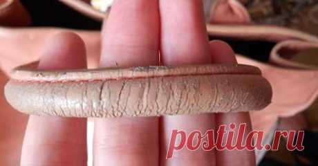 (4) Facebook