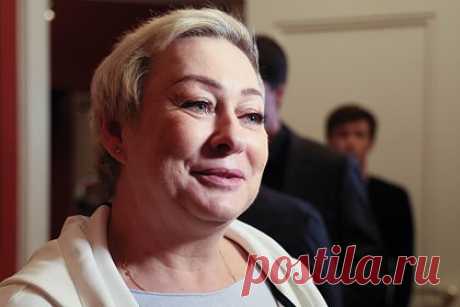 Мария Аронова назвала ошибку русского кино. Народная артистка России Мария Аронова назвала ошибку русского кино. По ее мнению, актеры должны проходить оплачиваемую подготовку перед съемками кинопроектов. Аронова напомнила, что исполнитель главной роли в сериале «Ликвидация» Владимир Машков жил какое-то время в Одессе, чтобы подготовиться к съемкам.
