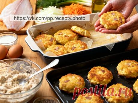 Пост на стене Обед — 🐟 Рыбные оладьи в духовке с клетчаткойСочные, нежные, запечённые, а не жареные: много белка, минимум жира и бонусом — клетчатка для комфортного похудения.Ингредиенты (на всё блюдо):🥄 Филе белой рыбы (минтай, треска и т.п.) — 500 г🥄 Лук репчатый — 60 г🥄 Морковь — 80 г🥄 Яйца куриные — 100 г (2 шт.)🥄 Овсяные отруби — 20 г🥄 Псиллиум (дополнительная порция клетчатки для сытости и чтобы ЖКТ работал как следует, ...