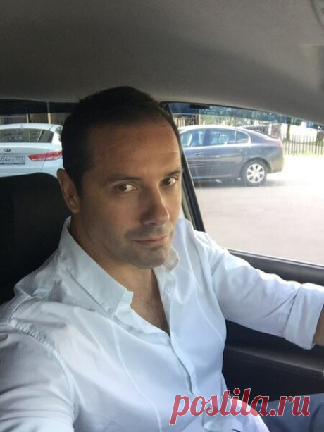 Завидный жених - Александр Никитин. 2 брака актера и личная жизнь | Guzzy | Яндекс Дзен