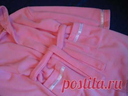 https://www.livemaster.ru/item/13135849-odezhda-halat-na-devochku-rozovyj-iz-flisa