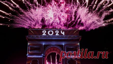 Вандалы сожгли 745 автомобилей в новогоднюю ночь во Франции. Во Франции вандалы сожгли 745 автомобилей в новогоднюю ночь. Об этом сообщил министр внутренних дел Франции Жеральд Дарманен в соцсети X. &quot;По сравнению с прошлым годом сожгли на 10% меньше автомобилей&quot;, - уточнил Дарманен. Он ...