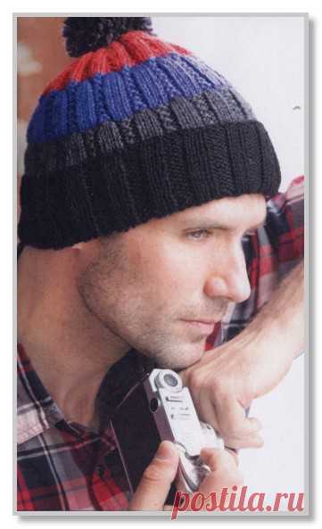 Вязание спицами для мужчин. Шапка с отворотом и помпоном, с текстурным узором в полоску. Размер 51 х 20,5 см