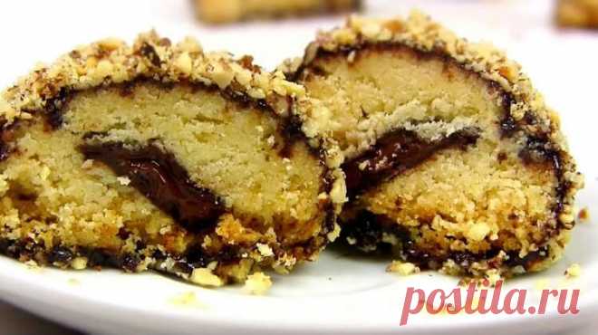 Вкусный рецепт к чаю: песочное печенье «Каштаны» прямиком из детства  



Как только человек становится взрослее, у него появляются ассоциации со «вкусом детства». Сок был слаще, в конфетках более аппетитная начинка, а пирожное какое нежное — все это может прийти на ум…