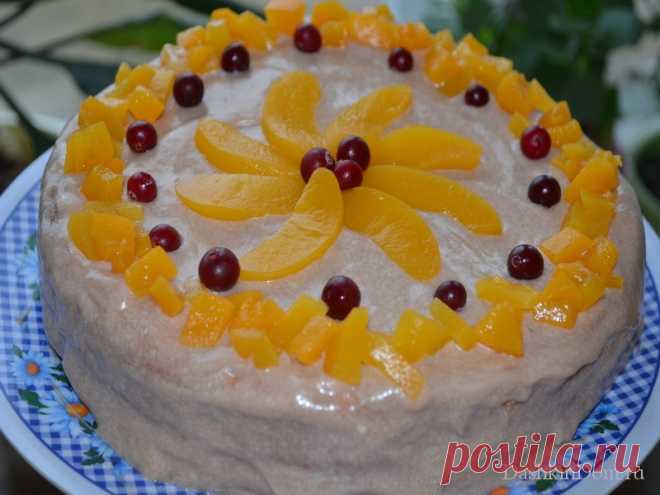 Торт с заварным кремом и персиками