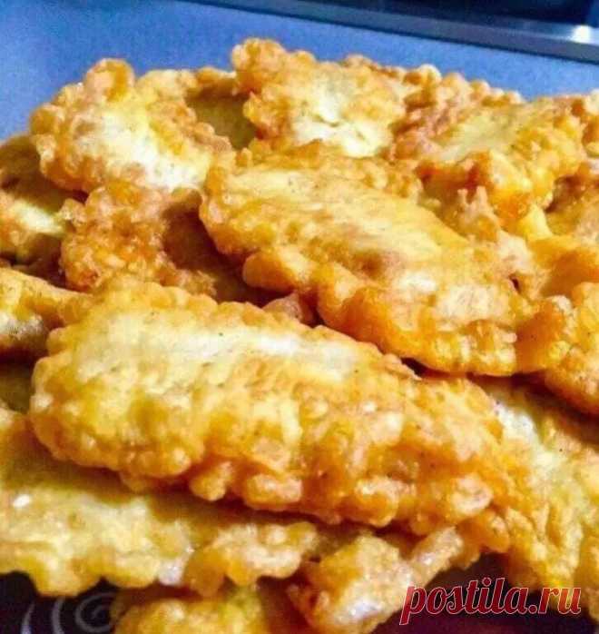 Не потеряйте этот рецепт! Очень вкусный кляр для мяса, курицы, рыбы!

Такой кляр отлично подходит для куриного филе, рыбы,кальмаров и конечно же овощей.
Сам лук ощущаться не будет, а придаст пикантную нотку приготовленному блюду.
Всё что вы приготовите в этом оригинальном кляре можно смело подавать не только на ужин, но и на праздничный стол.

Ингредиенты:
Репчатый лук 1-2 шт среднего размера
Чеснок 1-2 зубчика
Яйца куриные 2 шт
Мука 4-5 ст. ложек
Сметана 2 ст. ложки
Соль ...