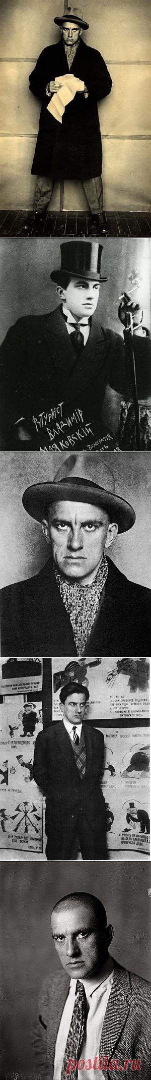 «Мой стих дойдет
через хребты веков
и через головы
поэтов и правительств.
Мой стих дойдет,
но он дойдет не так, -
не как стрела
в амурно-лировой охоте,
не как доходит
к нумизмату стершийся пятак
и не как свет умерших звезд доходит.
Мой стих
трудом
громаду лет прорвет
и явится
весомо,
грубо,
зримо,
как в наши дни
вошел водопровод,
сработанный
еще рабами Рима.»
Во весь голос.