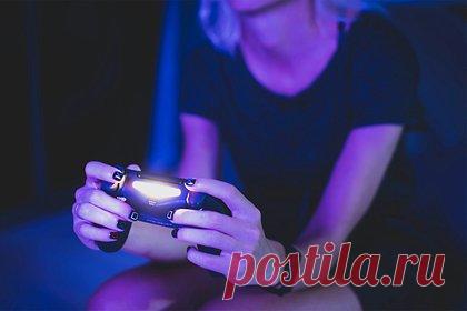 Московская школьница перевела мошенникам сотни тысяч рублей ради валюты для игры. В Москве 12-летняя школьница отдала более 400 тысяч рублей мошенникам, которые обещали ей поменять деньги на виртуальную валюту. Инцидент произошел 5 марта, пока мама подростка спала. По данным источника, мошенники написали школьнице в одном из мессенджеров, предложив ей помочь в приобретении валюты в онлайн-игре.