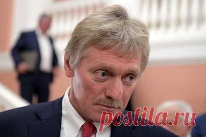 Кремль отреагировал на слова Лукашенко об остановке транзита газа. В Кремле ожидают, что «Газпром» продолжит выполнять свои обязательства по поставкам газа в Европу по контрактам, и ситуация вокруг Белоруссии не повлияет на это. Таким образом пресс-секретарь президента России Дмитрий Песков отреагировал на новую угрозу главы Белоруссии Александра Лукашенко остановить транзит газа.