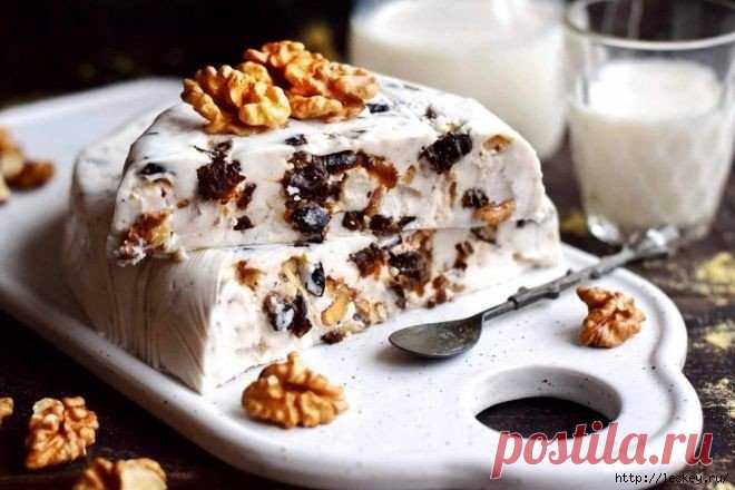 Изумительный сметанный десерт с черносливом и грецким орехом