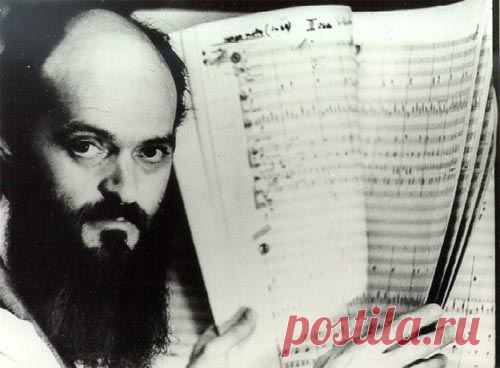 «Арво Пярт» 1 205 песен слушать онлайн или скачать mp3 + биография + 429 видео-роликов: эстонский композитор; один из самых глубоко мыслящих и духовных авторов нашего времени, художник большой внутренней убежденности и суровой простоты,  стоит в одном ряду с такими выдающимися композиторами современности, как А.Шнитке, С.Губайдулина, Г.Канчели, Э.Денисов; музыку  относят к стилевому направлению «новой простоты», называют «сакральным минимализмом» и «новой благозвучной музыкой»