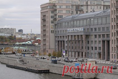 В театре Москвы ответили на вопрос о показе спектакля с Раппопорт и Серебряковым. Спектакль «Эйнштейн и Маргарита» с участием актеров Ксении Раппопорт и Алексея Серебрякова в московском Театре Эстрады, который запланирован на 19 февраля, должен состояться, сообщили в администрации учреждения. «Все в силе, у нас не было отмен. Все по плану», — заключили представители столичного театра.