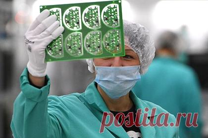 Власти нашли способ заставить госкомпании покупать российские процессоры. Минпромторг разработал новые преференции для российской вычислительной техники, чтобы заставить госзаказчиков в обязательном порядке выбирать оборудование с отечественными процессорами. Компании заставят отклонять все другие заявки, если найдется хотя бы одна с адекватным российским решением.