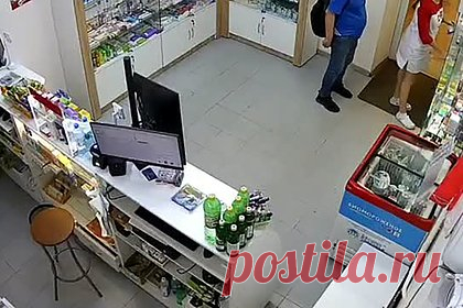 В российской аптеке извращенец снимал контент под халатом фармацевта и попал на видео