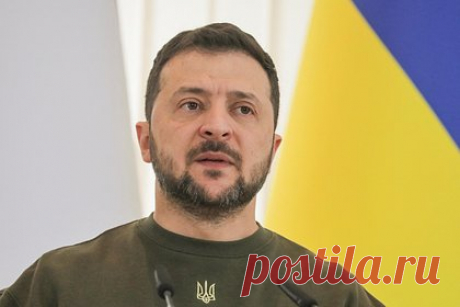 В США порассуждали о наглом Зеленском с абсурдными запросами. Президент Украины Владимир Зеленский был настолько уверен в своей исключительной роли в мире, что начал нагло требовать у Запада оружие и деньги, заявил экс-разведчик армии США Скотт Риттер. «Его требования стали настолько абсурдными, что Time назвала его &quot;персонажем-мессией&quot; с бредовым чувством величия», — отметил он.
