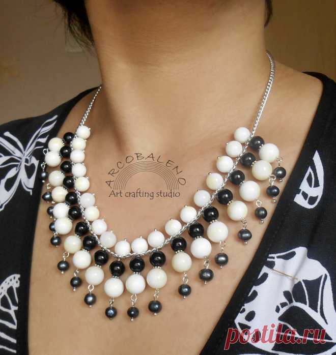 Колье из натуральных камней. Перламутр, Агат, Жемчуг.