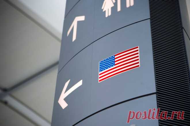 «Не понимал, что происходит». Россиянин попал в США без билета и документов. Россиянин прилетел в Лос-Анджелес из Копенгагена. Однако он не помнит, что делал в Дании и как попал на борт самолета, летящего в Соединенные Штаты.