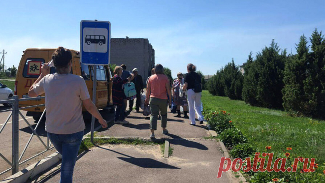 В Воронежской области ведется эвакуация из-за детонации боеприпасов на складе. Губернатор Воронежской области Александр Гусев сообщил в своем Telegram-канале, что в Подгоренском районе из-за попадания беспилотника начался пожар на складе с боеприпасами. Людей из трех населенных пунктов разместили в пункты временного ...
