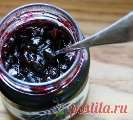 Четыре рецепта джема из черной смородины