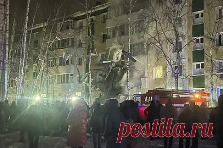 СКР возбудил дело после гибели двух человек в Нижневартовске. Следственный комитет (СК) России заявил, что было возбуждено уголовное дело о причинении смерти по неосторожности после гибели двух человек из-за хлопка газа в Нижневартовске. Как утверждает СК, в одной из квартир дома по улице Мира в городе был хлопок газа, а затем произошло частичное обрушение двух этажей.