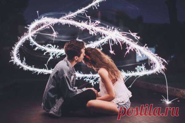 10 верных признаков, что мужчина в вас влюблен! | Гармония в тебе Мужчины редко демонстрируют свои чувства слишком ярко, в отличие от женщин, они более скрытны и застенчивы. Кто-то в присутствии объекта симпатии робеет, кто-то совершает несвойственные себе поступки, третьи...