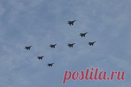 ВКС России уничтожили две группы украинских диверсантов в Харьковской области. Воздушно-космические силы (ВКС) России уничтожили две украинские диверсионно-разведывательные группы (ДРГ) около Молчаново и Крахмального в Харьковской области, сообщил офицер пресс-центра группировки «Запад» Ярослав Якимкин.