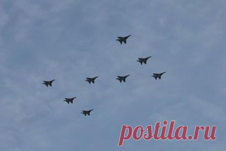 ВКС России уничтожили две группы украинских диверсантов в Харьковской области. Воздушно-космические силы (ВКС) России уничтожили две украинские диверсионно-разведывательные группы (ДРГ) около Молчаново и Крахмального в Харьковской области, сообщил офицер пресс-центра группировки «Запад» Ярослав Якимкин.