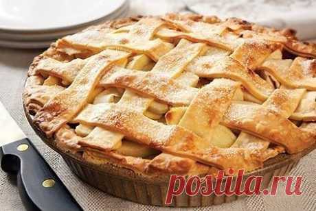 ВЫПЕЧКА С ЯБЛОКАМИ: ТОП-5 РЕЦЕПТОВ 

1) Яблочный пирог из слоеного теста

ИНГРЕДИЕНТЫ:

Для крема: 
 молоко или сливки 1 стакан
 стручок ванили 1 шт.
 сахар 1/4 стакана
 кукурузный крахмал 5 ст.л.
 яичные желтки 3 шт.
 сливочное масло 1 ст.л.

Для пирога: 
 слоеное тесто 1 пласт
 яблоки Гренни Смит 3-4 шт.
 сахар 1/4 стакана
 корица 2 ч.л.
 сливочное масло, растопленное 2 ст.л.

ПРИГОТОВЛЕНИЕ:
1. Приготовить заварной крем. Налить молоко в кастрюлю и поставить на средний ог...