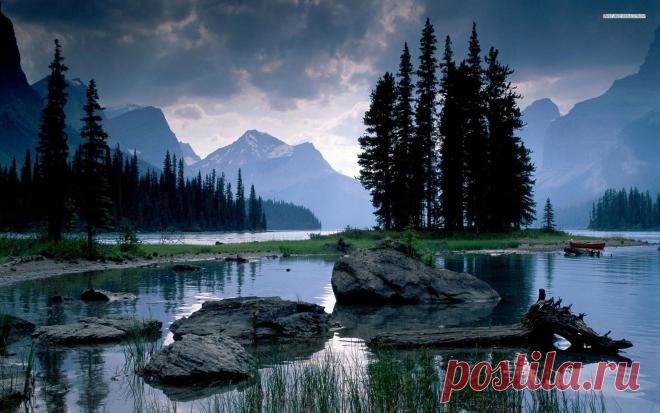 Small island on the lake wallpaper - 1157116