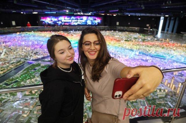 Завершение реконструкции павильона «Макет Москвы». На территории ВДНХ открыли обновленный павильон «Макет Москвы».