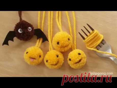 How to Make A Little Pom Pom , Easy Step