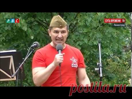 Вы подниметесь

Что-то вы перепутали, правнуки,
Что-то вы там решили не правильно.
Это нам сон-покой под березами.
Вам же - грозами жить, а не грёзами.

Вам - пахать и ковать любо-дорого.
Вам - отпоры давать злому ворогу.
Вам - детишек растить сильных разумом.
Что ж вы стали бесстрастными, праздными?!

Мы слова понапрасну не тратили,
Мы с фашистскою гадиной сладили!
В сердце штык ей вогнали отточенный
и уверились - с тьмою покончено!

Мы страну вам вручили со славою,
Под Б...