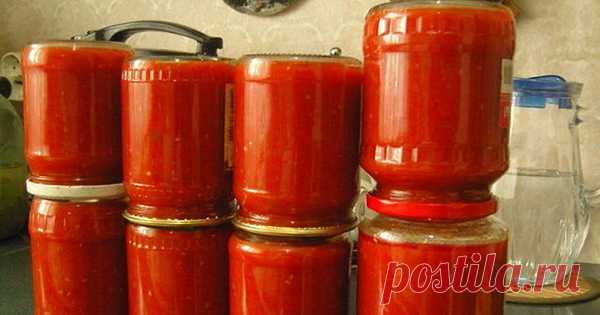 Domáci kečup: Ak sa naučíte tento recept, už si kečup v obchode nekúpite. Hotový raz-dva a chutí vynikajúco! Milovníci paradajok, pozor! Sezóna červeného šťavnatého pokladu sa blíži a s ňou aj obdobie spracovávania domácej úrody. Ak ste majiteľom záhrady, ktorá sa pýši krásnymi červenými paradajkami, pripravte si z nich najlepší domáci kečup pod slnkom. Načo by ste kupovali polotovary plné éčok, keď si viete pripraviť zdravšiu a lepšiu variantu? Prírodné ingrediencie chuti...