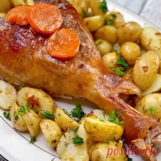 Страничка @tselueva_foodblog

Ее ведёт девушка по имени Настя!!! На ее странице вы найдёте множество очень вкусных и проверенных рецептов как для взрослых, так и для детей!!! А ещё Настя спортсменка, модель и актриса с хорошим чувством юмора. Поэтому помимо рецептов, на ее странице вы увидите комедийные скетчи, пародии, множество красивых фотографий. А в сторис сможете наблюдать за событиями, которые происходят с ней каждый день!