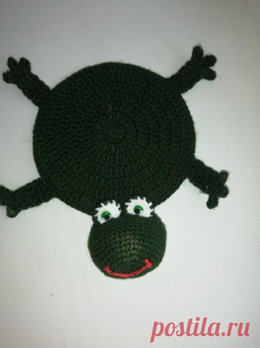 Лягушка-подставка под горячее.