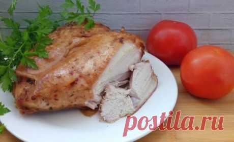 Нежная куриная грудка в духовке
Ингредиенты:
Грудка куриная — 1 кг
Лук репчатый — 1 шт.
Чеснок — 1 шт.
Горчица — 2 ст. л.
Соевый соус — 2 ст. л.
Соль — 1 ст. л.
Специи — по вкусу
Молоко — 200 мл
Масло растительное — 20 мл
Приготовление:
1. Перед началом готовки куриную грудку разморозить, помыть под краном и осмотреть на наличие перьев (от них нужно будет избавиться).
2. Полить курицу молоком и оставить в прохладном месте на 2-3 часа. Молоко сделает готовое куриное мясо сочным и тающим во рт