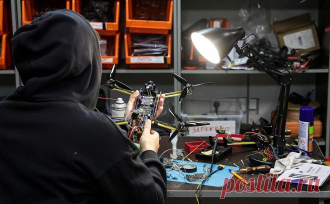 Промсвязьбанк и фонд «Наша правда» создали АНО для развития беспилотников. Промсвязьбанк и фонд «Наша правда» создали АНО «Центр беспилотных систем и технологий». Центр должен решить проблемы с управлением и обслуживанием дронов