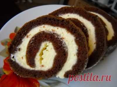 Шоколадный рулет с творогом (выпекается с начинкой)