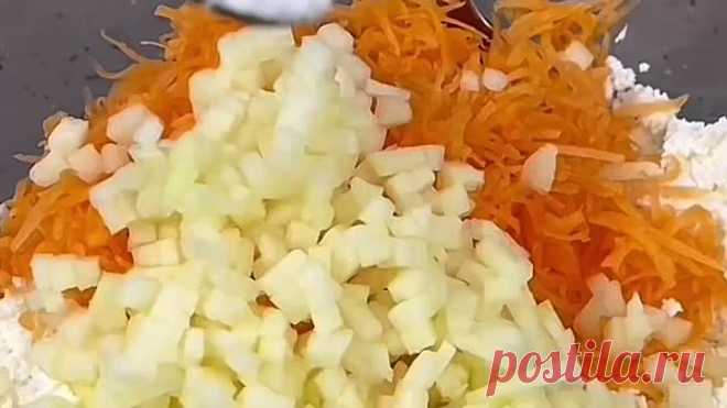 Видео Три штуки съедаю за раз! Просто натираю морковь в ТВОРОГ,так ВКУСНО получается! Сырники «Золотистые»,очень вкусные и нежные! Приготовьте для разнообразия! | OK.RU
