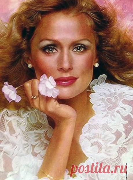 Не планируй неудачу – жизнь помчится кувырком!
Ты поставь себе задачу меньше думать о плохом!
Наши мысли материальны – не надумывай беду!
Слово каждое реально – что ж ты мелешь ерунду!

Сколько раз ты, между прочим, говорил: «Я так и знал!»?
Значит думал и пророчил, яму сам себе копал?
Сколько раз судьбу-злодейку проклял ты и укорил,
А потом искал лазейку в том, что сам наговорил?

Тонкий мир – он где-то рядом, в нём и мысли и слова
Расцветают пышным садом, прут, как сорна...