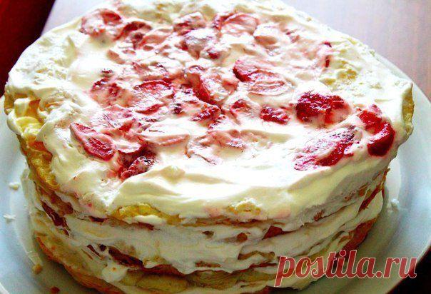 Клубничный торт "Наполеон".