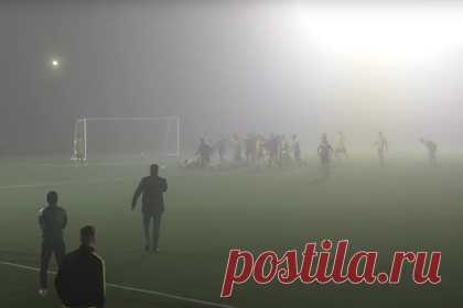 Футболисты избили арбитра во время матча в Иркутске. Футболисты любительской команды «Пахтакор» Бобомурод Алланазаров и Дилмурод Капланов избили арбитра Антона Рженева во время матча против «Виктории». Встреча прошла 1 сентября в рамках лиги-2 чемпионата Иркутска по футболу. На 85-й минуте игры Алланазаров напал с кулаками на судью. После этого рефери ударил Капланов.