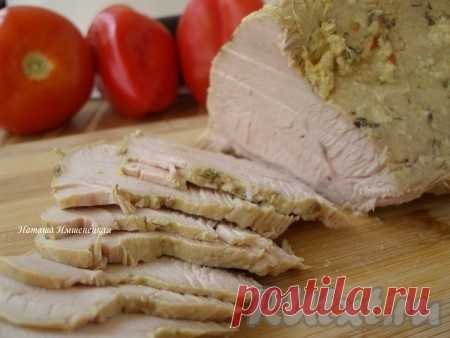 Буженина из индейки - рецепт с фото Предлагаю приготовить вкусное и полезное блюдо для завтраков, закусок и бутербродов - буженину из индейки. Буженина из индейки готовится просто, а результат вас обязательно порадует.