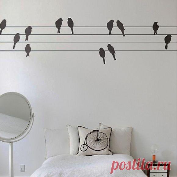 ОЖИВИТЬ СТЕНУ МОЖНО И ТАК)