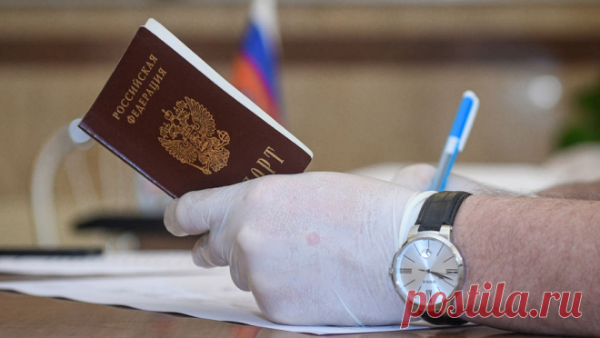 Водитель спрятал наркотики в паспорте и попался инспекторам при стандартной проверке. В Прокопьевске мужчина прятал наркотики в паспорте. Об этом сообщили в УМВД по Кемеровской области. Сотрудники Госавтоинспекции остановили на улице Фрунзе автомобиль ВАЗ-2112, за рулем которого находился 30-летний местный житель. ...