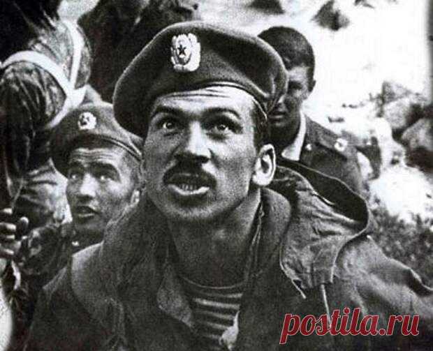 Об отряде спецназа спецрезерва КГБ СССР «Зенит» - Картина Дня - медиаплатформа МирТесен Сегодня мы расскажем вам о деятельности отряда спецназа КГБ СССР «Зенит». Всего его существование продлилось чуть больше шести месяцев. Но за 4 месяца пребывания в Афганистане бойцы «Зенита» смогли осуществить несколько операций, которые были очень значимы и поэтому остались в историю...