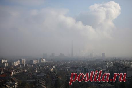 Названа самая грязная страна Европы. В третьем квартале 2021 года объем выбросов парниковых газов в Европе вырос из-за восстановления деловой активности, сообщила статистическая служба Европейского Союза. Самой грязной страной в Европе назвали Болгарию. о оценкам Евростата, выбросы составили 881 миллион тонн эквивалента CO2.