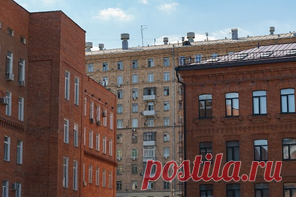 Москвичи стали покупать больше новых квартир. В июле 2022 года в старой Москве стали покупать больше квартир в новостройках — относительно июня положительная динамика составила девять процентов. По данным экспертов, в седьмом месяце нынешнего года в столице было оформлено 4,4 тысячи договоров долевого участия (ДДУ).