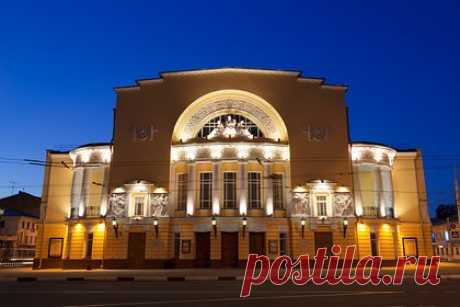 Десятки зданий в российском регионе украсят архитектурной подсветкой. В Ярославской области десятки зданий украсят архитектурной подсветкой в 2023 году. Об этом в понедельник, 29 мая, сообщили в правительстве российского региона. В частности, власти планируют установить подсветку на Ярославском планетарии и Доме актера и пожарной каланче в Угличе.
